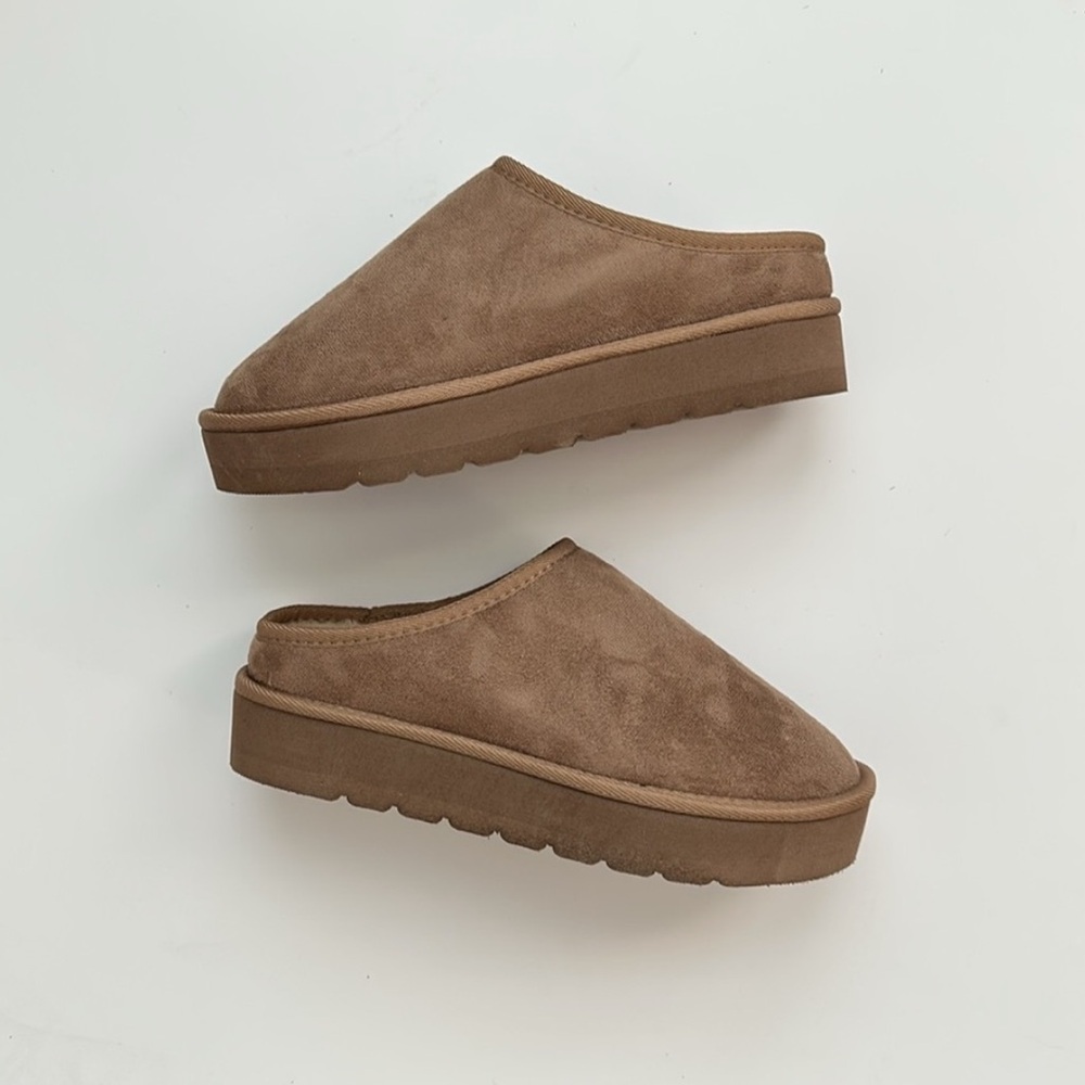 OUTWOODS | Glory Slip On Clog  | Taupe | Size 10